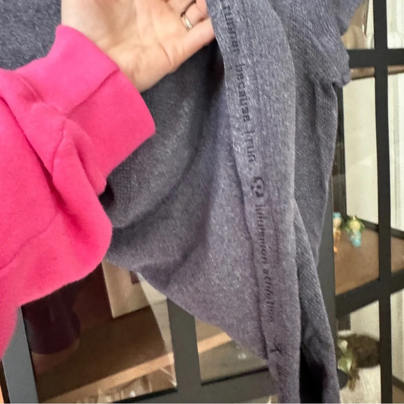 Lululemon Swiftly Tech Tee short sleeve running contrasting marled size 8 navy - Picture 7 of 7